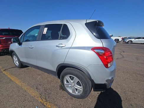 Used 2022 Chevrolet Trax LS w/ Tint and Cruise Package FWD image 10