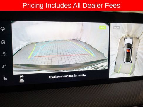 Used 2025 Nissan Kicks SR AWD/4WD image 13
