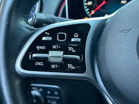 Used 2021 Mercedes-Benz GLB 250 4MATIC image 28