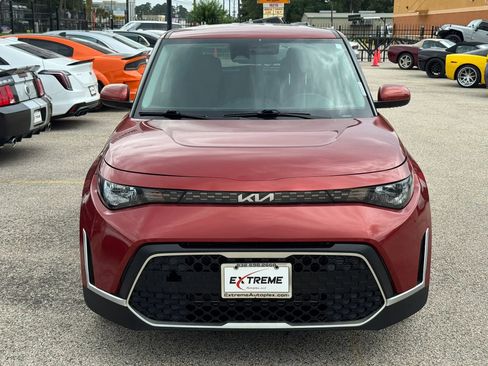 Used 2023 Kia Soul LX w/ Option Group 015 FWD image 2