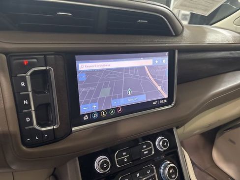 Used 2021 GMC Yukon XL Denali w/ Denali Premium Package image 29