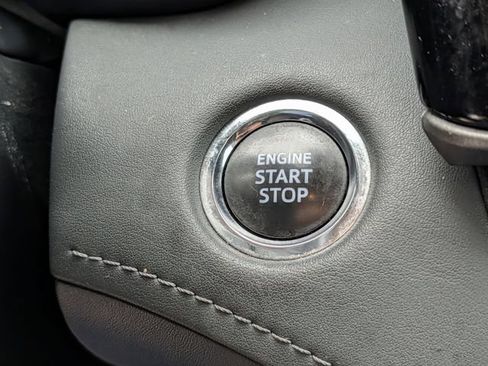 Used 2023 Toyota Highlander XLE FWD image 19
