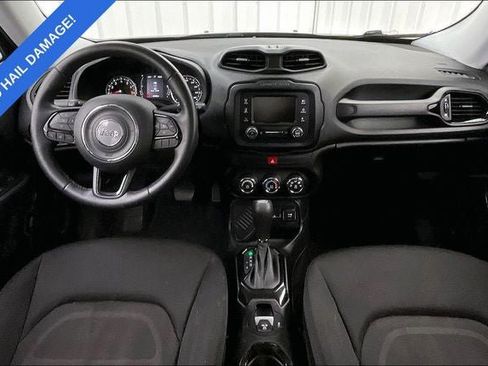 Used 2017 Jeep Renegade Altitude FWD image 14
