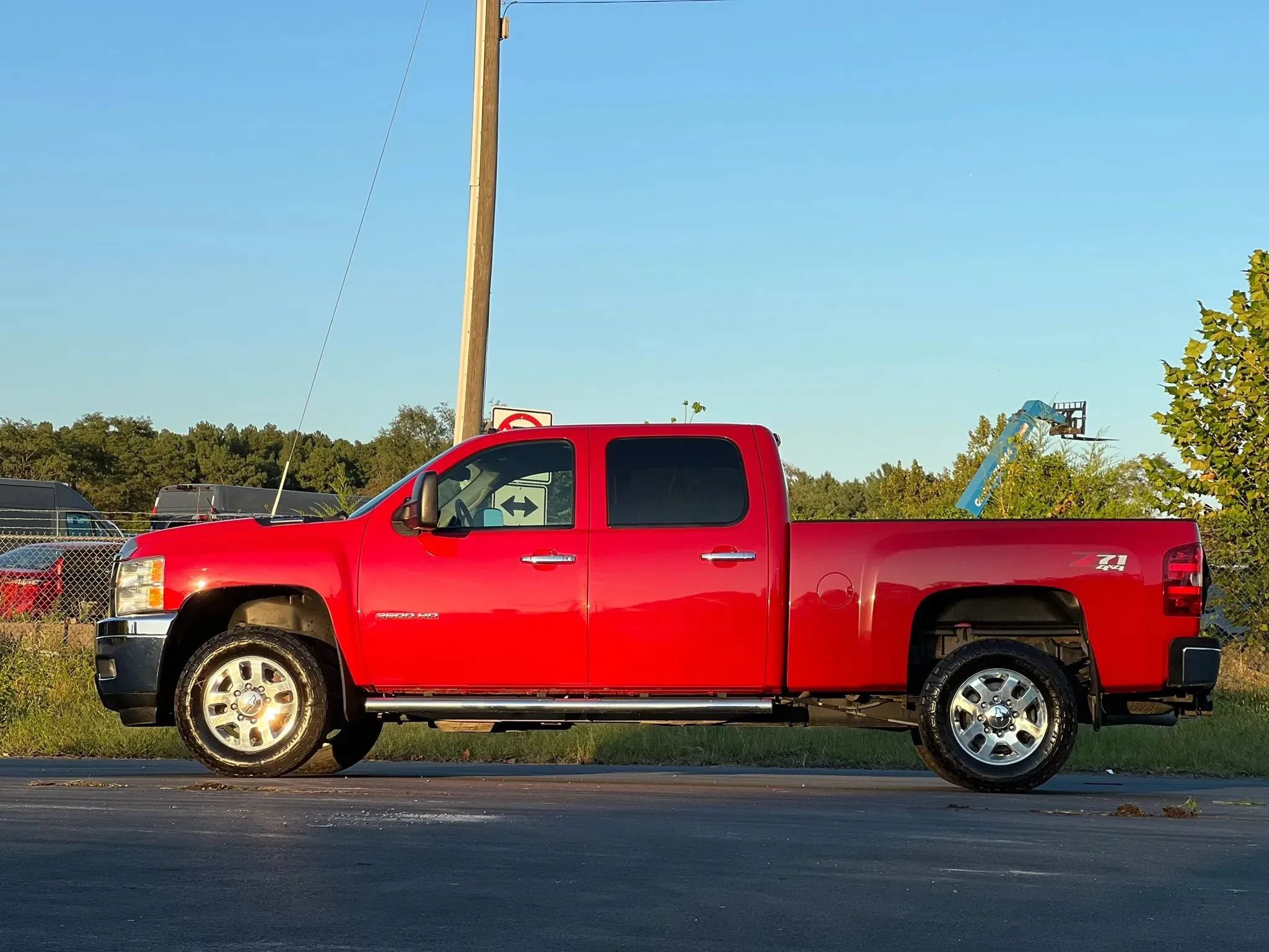 Used 2014 Chevrolet Silverado 3500 LTZ w/ LTZ Plus Package AWD/4WD image 2