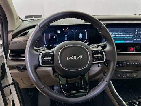 Used 2025 Kia Carnival SX FWD image 12