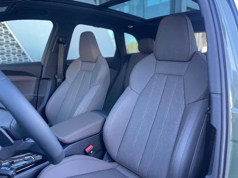 New 2025 Audi Q5 Prestige image 17