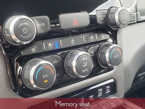 Used 2021 RAM 1500 Laramie AWD/4WD image 31