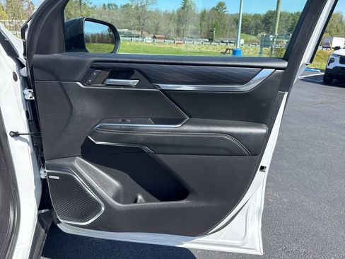 Used 2024 GMC Acadia Elevation AWD/4WD image 43