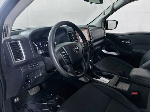 Used 2023 Nissan Frontier SV w/ Technology Package AWD/4WD image 9