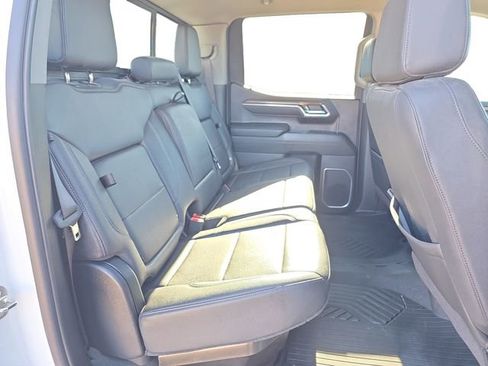 Used 2024 Chevrolet Silverado 1500 LT Trail Boss w/ Convenience Package II image 18