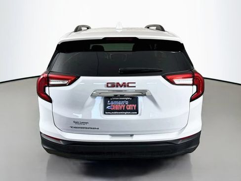 Used 2024 GMC Terrain SLE w/ Driver Convenience Package FWD image 6