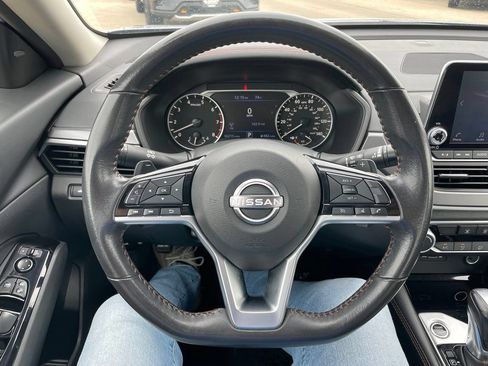 Used 2024 Nissan Altima 2.5 SR FWD image 17