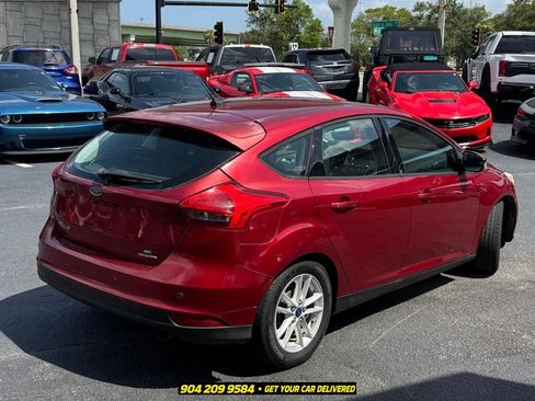 Used 2015 Ford Focus SE w/ Reverse Sensing Package FWD image 3
