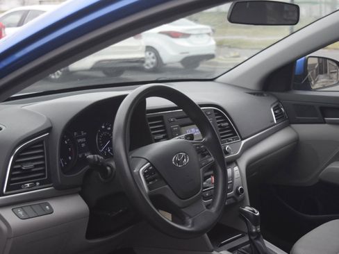 Used 2017 Hyundai Elantra SE image 6