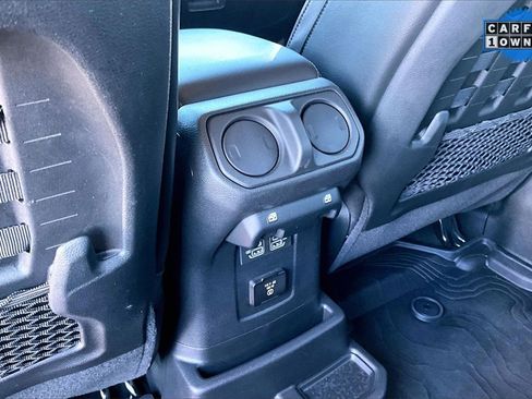 Used 2022 Jeep Wrangler Unlimited Rubicon w/ Xtreme Recon 35" Tire Package image 33