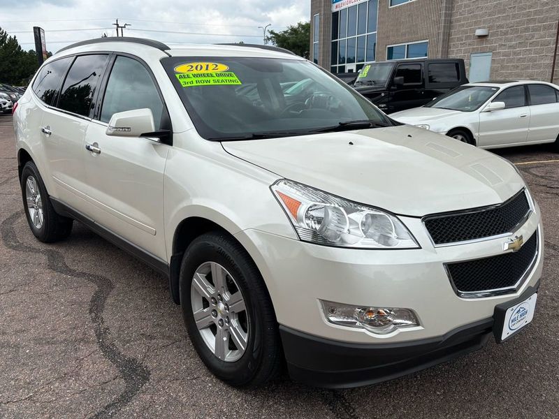 Used 2012 Chevrolet Traverse LT image 1
