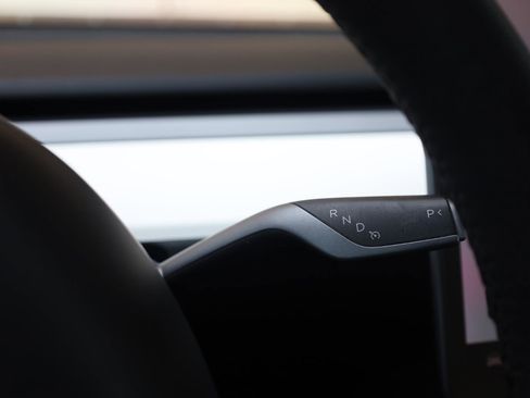 Used 2021 Tesla Model Y Long Range AWD/4WD image 37
