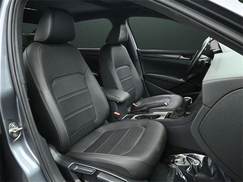 Used 2021 Volkswagen Passat 2.0T R-Line image 22