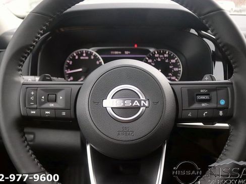 New 2025 Nissan Pathfinder SV image 18