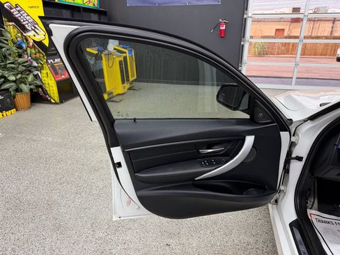 Used 2015 BMW 335i xDrive Sedan AWD/4WD image 9