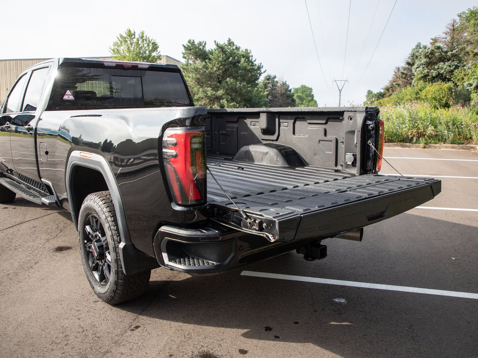 Used 2024 GMC Sierra 2500 AT4 w/ Technology Package AWD/4WD image 11
