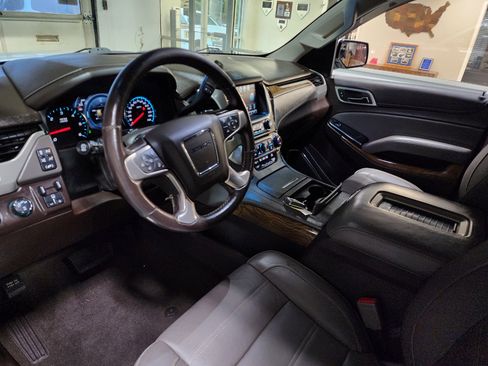 Used 2020 GMC Yukon XL Denali w/ Denali Ultimate Package image 16