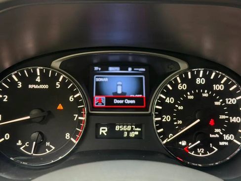 Used 2015 Nissan Pathfinder SV AWD/4WD image 13