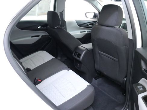 Used 2023 Chevrolet Equinox LS image 28