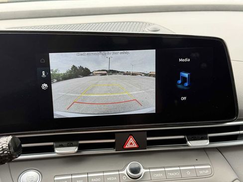 New 2025 Hyundai Elantra SEL image 23