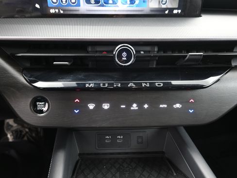 Certified 2025 Nissan Murano SV image 12