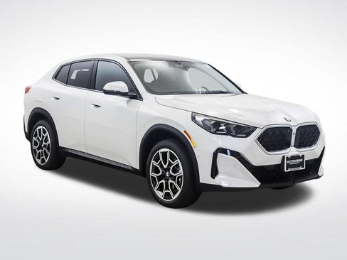 New 2026 BMW X2 xDrive28i w/ Technology Package AWD/4WD image 7
