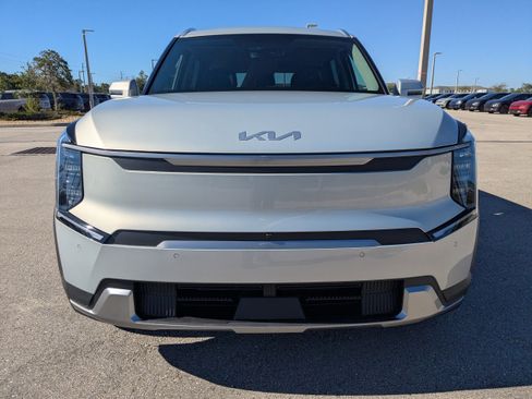 New 2026 Kia EV9 Wind image 3
