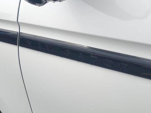New 2026 Lincoln Navigator Reserve AWD/4WD image 7