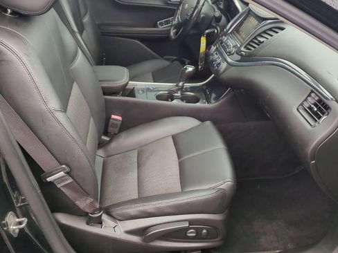 Used 2017 Chevrolet Impala LT image 21