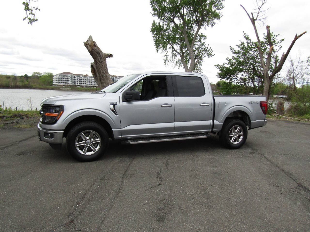 Used 2025 Ford F150 XLT w/ Equipment Group 301A Standard AWD/4WD image 3