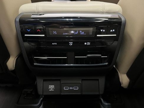 Certified 2023 Acura MDX SH-AWD w/ Technology Package image 16