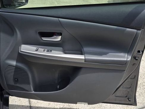 Used 2013 Toyota Prius V Five FWD image 19