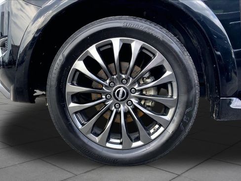 Used 2021 Nissan Armada Platinum w/ Captain's Chairs Package RWD image 11