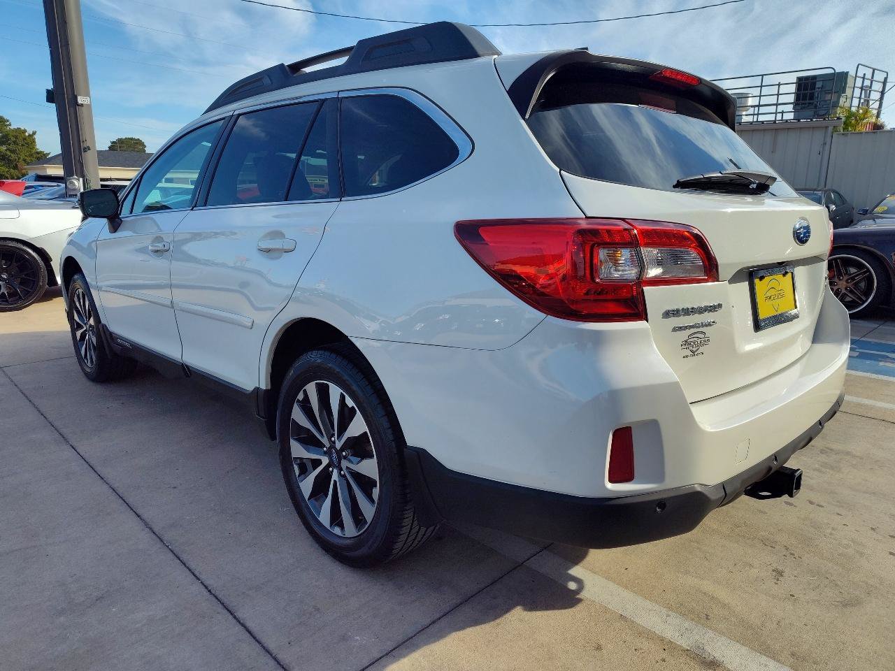Used 2017 Subaru Outback 2.5i Limited AWD/4WD image 6