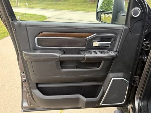 Used 2024 RAM 2500 Laramie AWD/4WD image 10