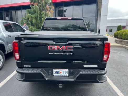 Used 2024 GMC Sierra 1500 Elevation AWD/4WD image 5