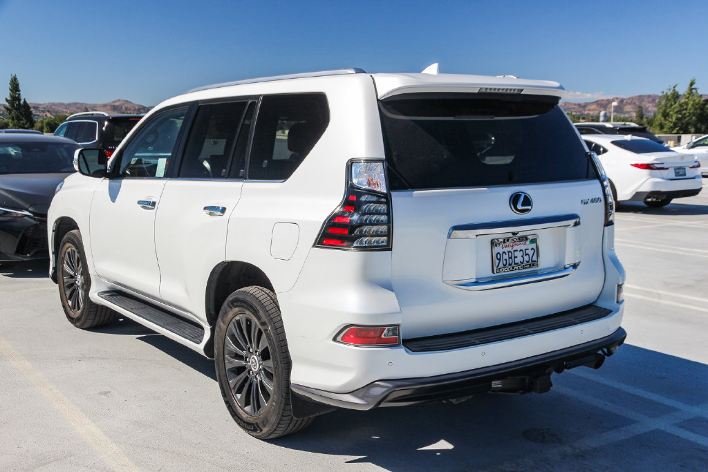 Used 2023 Lexus GX 460 Premium w/ Accessory Package AWD/4WD image 6