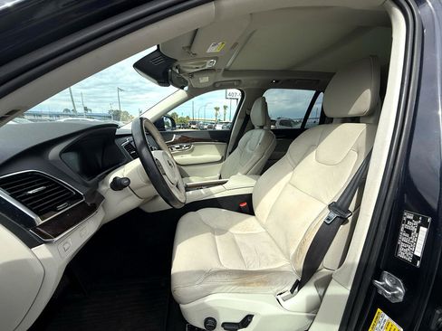 Used 2016 Volvo XC90 T6 Momentum image 14