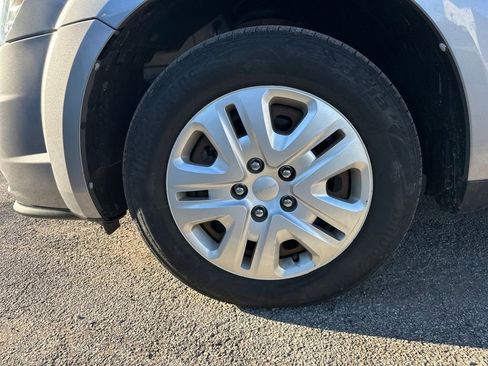 Used 2017 Dodge Journey SE image 11