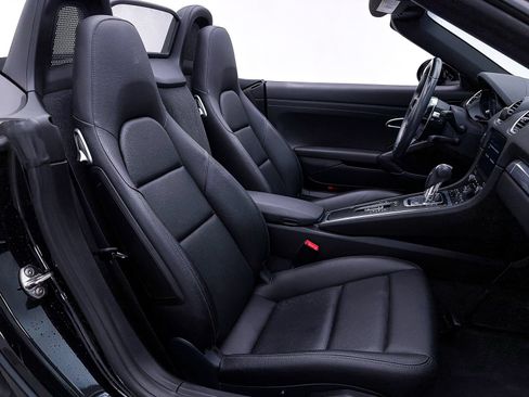 Used 2019 Porsche 718 Boxster RWD image 28