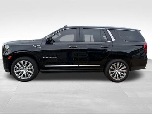 Used 2021 GMC Yukon Denali w/ Denali Premium Package RWD image 3