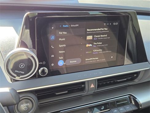 Used 2023 Toyota Prius LE image 21