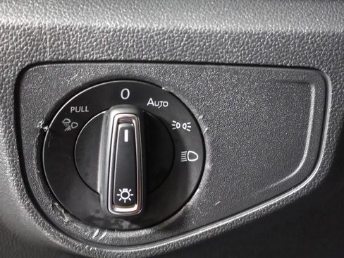 Used 2023 Volkswagen Atlas SE image 22