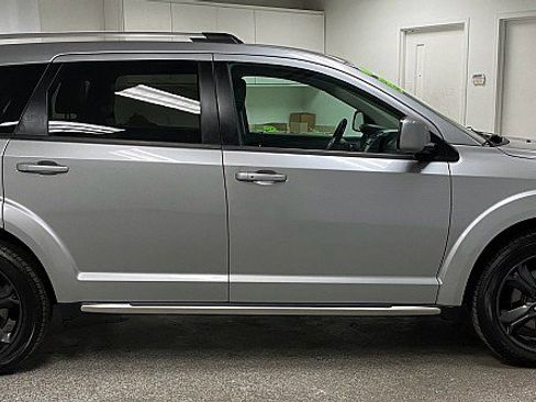 Used 2018 Dodge Journey Crossroad image 4