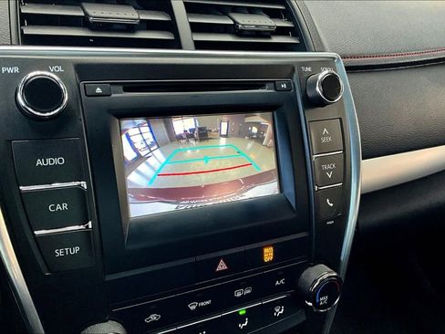 Used 2016 Toyota Camry SE image 13